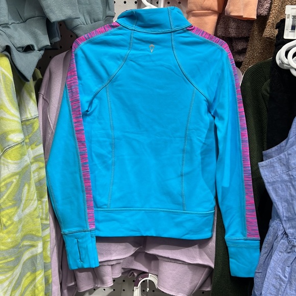 Ivivva Perfect Your Practise Jacket • BNWT • Size 4 • Blue Pink Purple - Picture 2 of 4